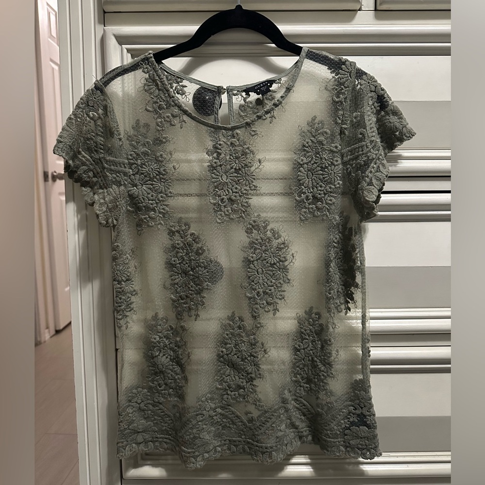 Guess top